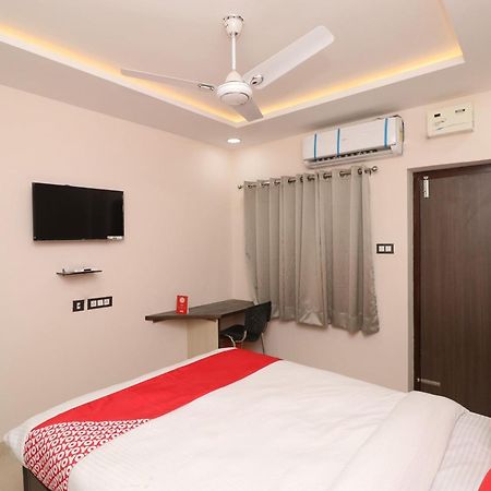 Hotel Centre Point 戈勒克布尔 外观 照片