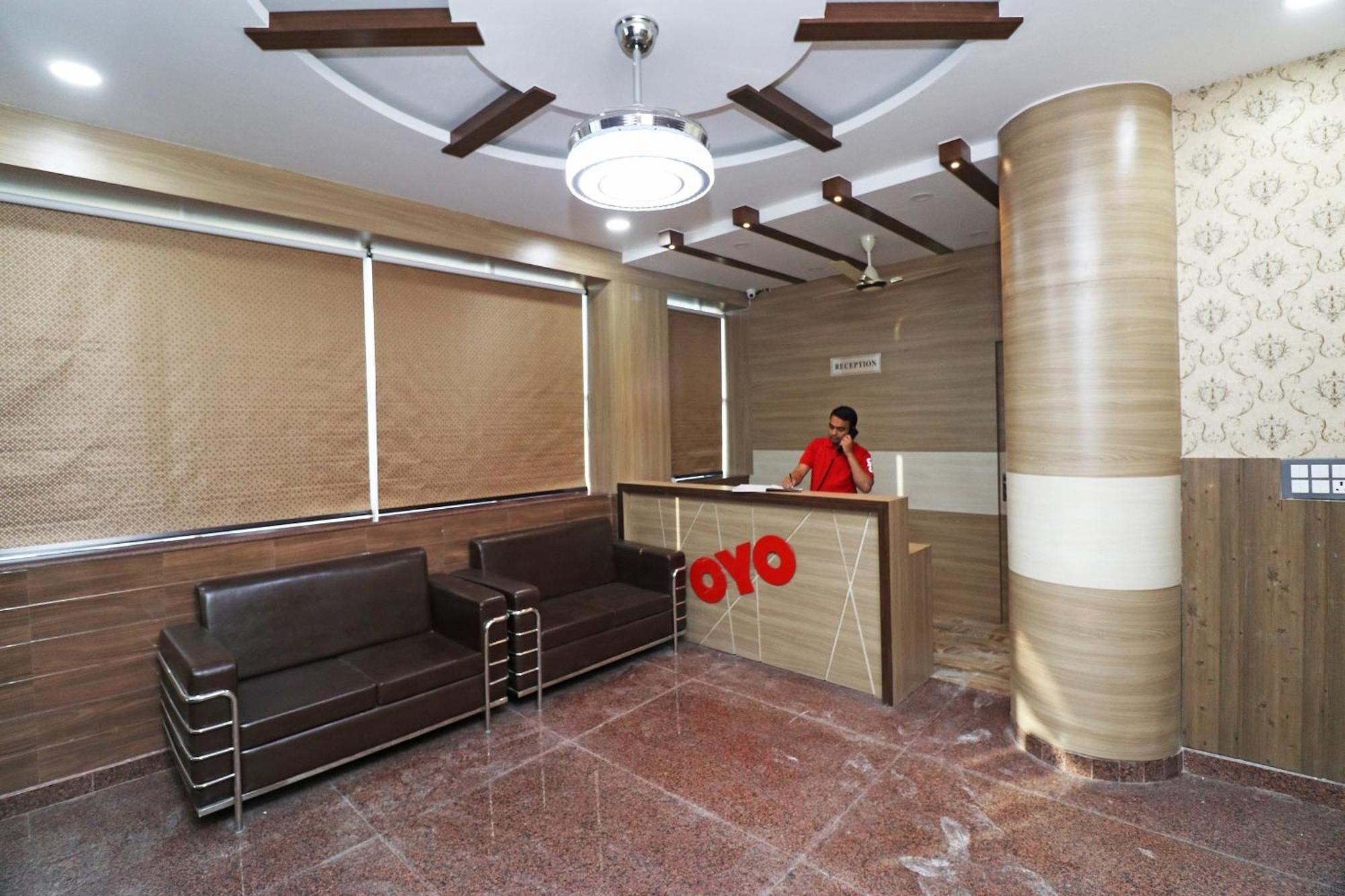 Hotel Centre Point 戈勒克布尔 外观 照片